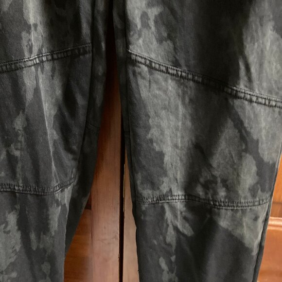 Boutique Camo Cargo Pants - Black & Gray - Elastic Waist - Size L - Never Worn - Picture 5 of 10
